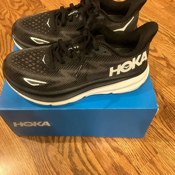 Hoka | Clifton 9 Black and White Running Shoes Size 6.5 - Picture 3 of 11